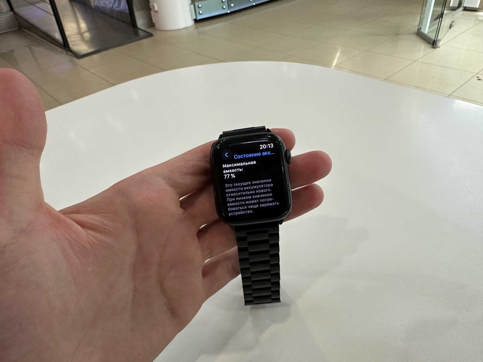 Apple Watch SE Gen 1 Black  44mm АКБ 77% s/n H4HDM05Q07Y