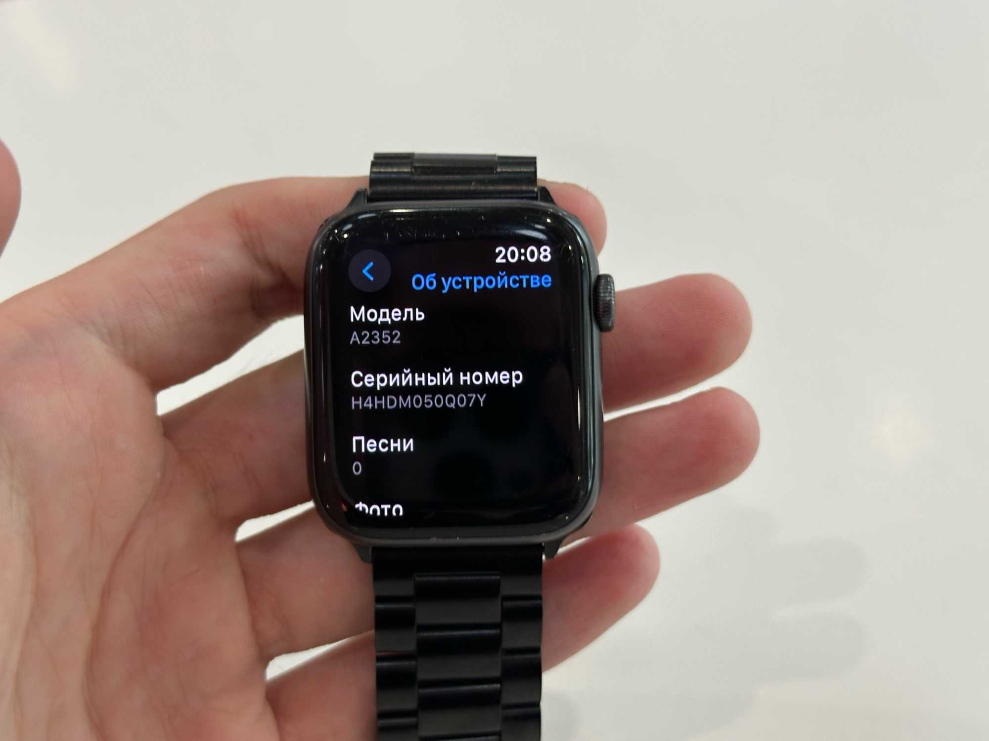 Apple Watch SE Gen 1 Black  44mm АКБ 77% s/n H4HDM05Q07Y