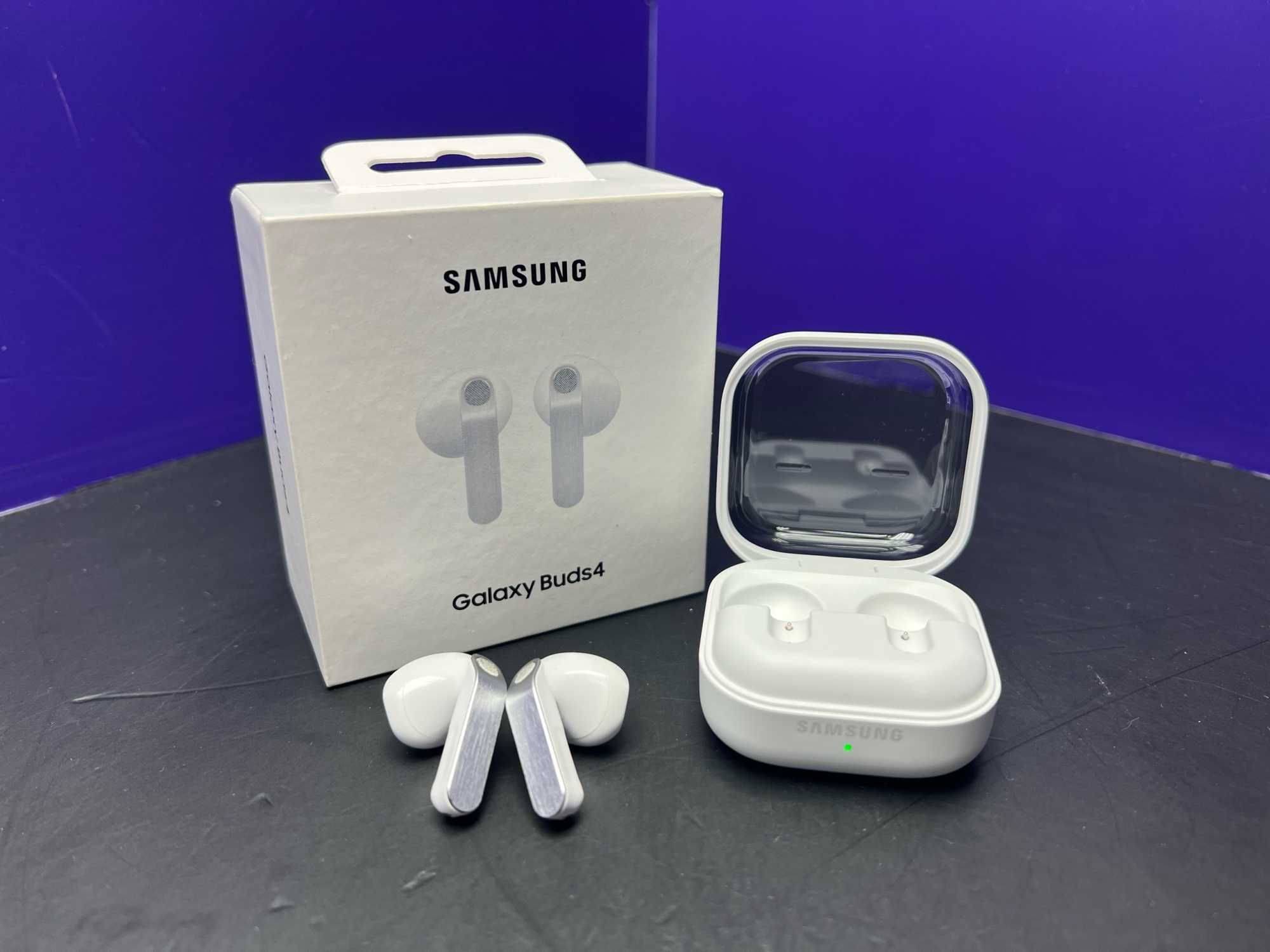 Samsung Galaxy Buds 4 White s/n: RF7L20NHCTB