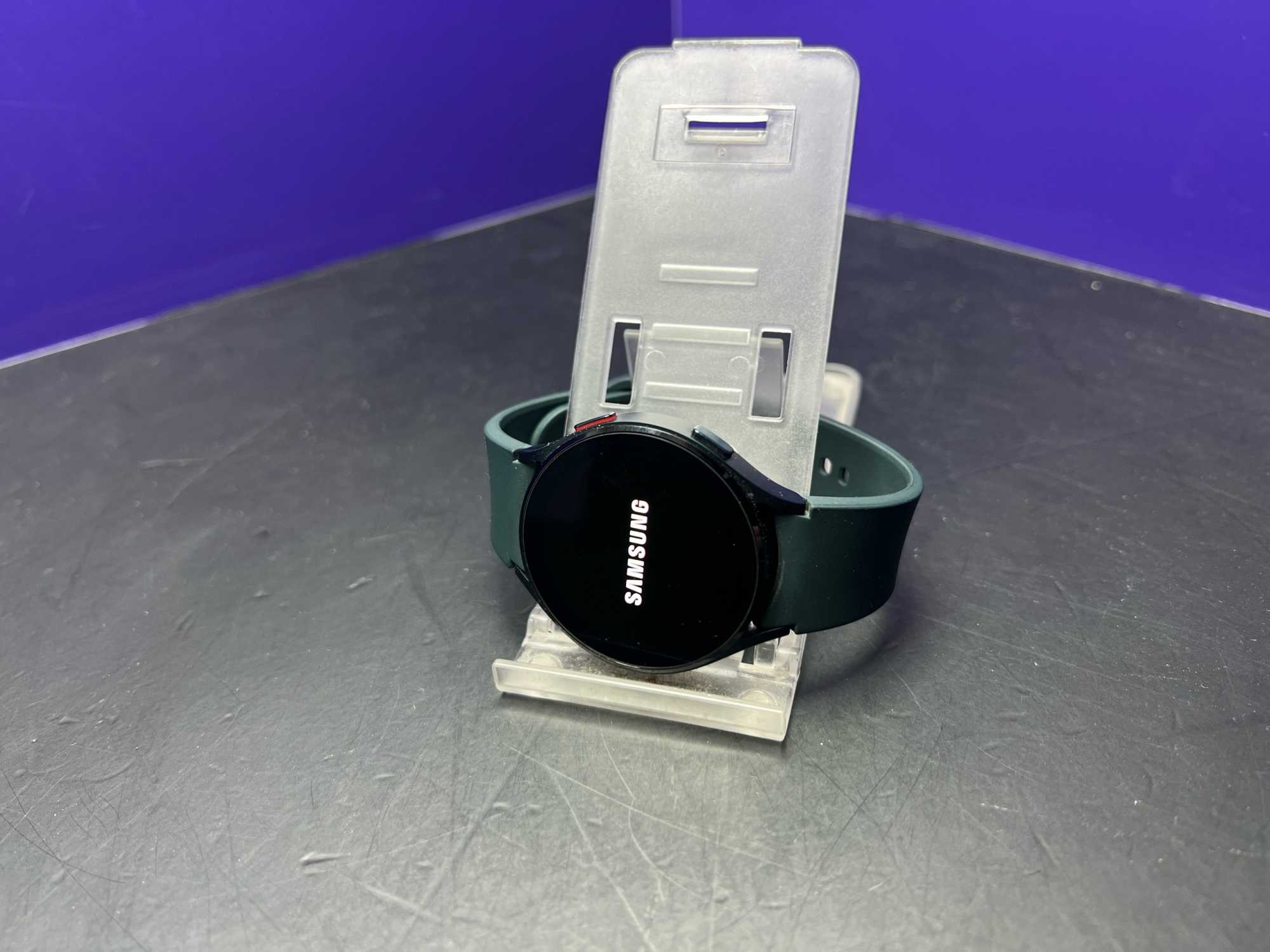 Samsung Galaxy Watch 4 44mm Green sn:RFAR82Z3WBZ