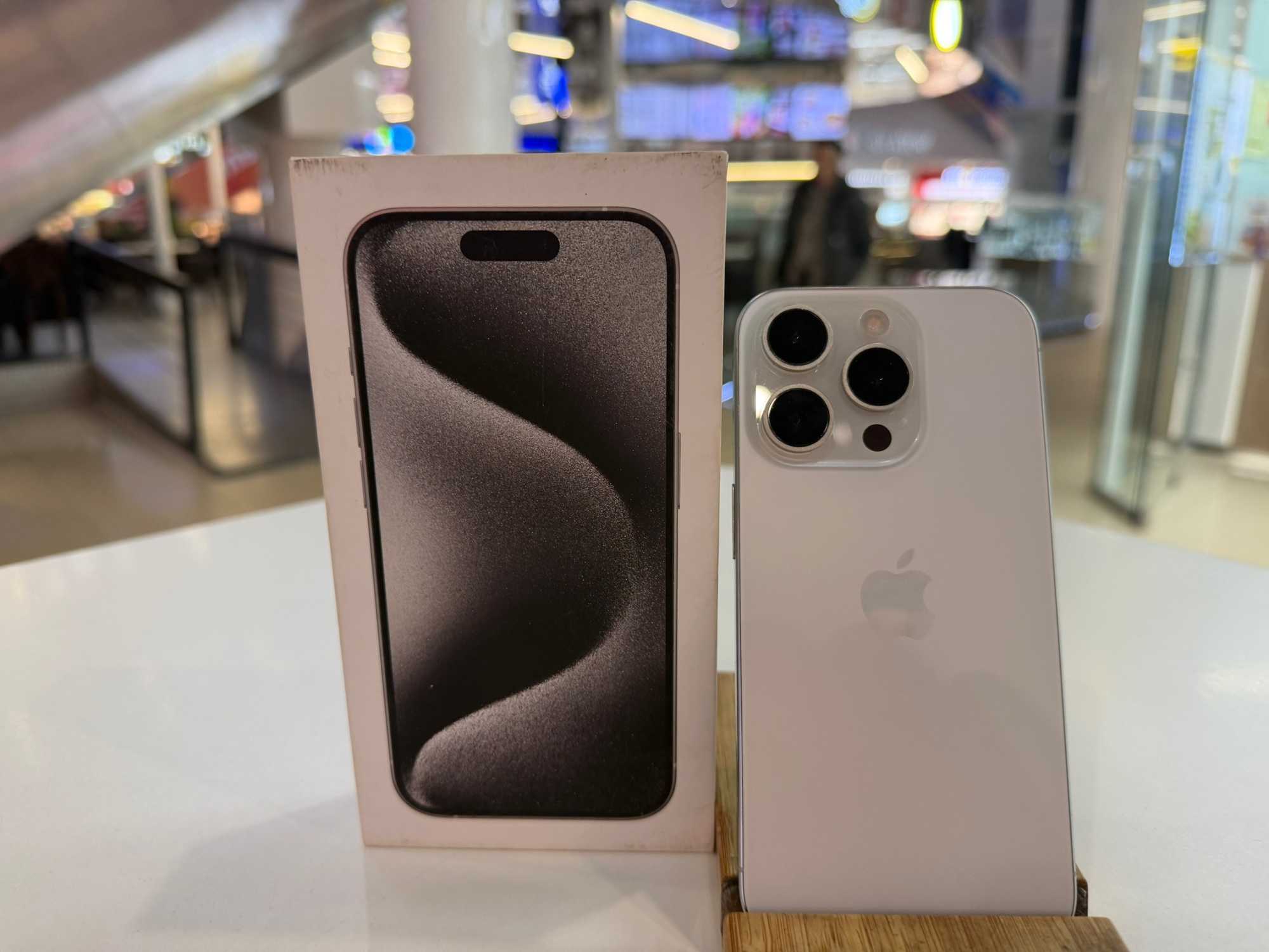 iPhone 15 Pro 128Gb White Titanium АКБ 80% imei350823004305711
