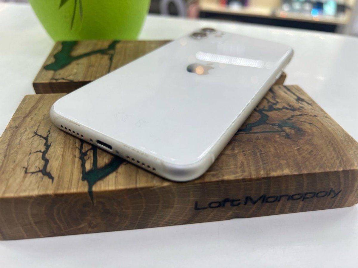 iPhone 11 64Gb White АКБ:76% imei 356567104227226